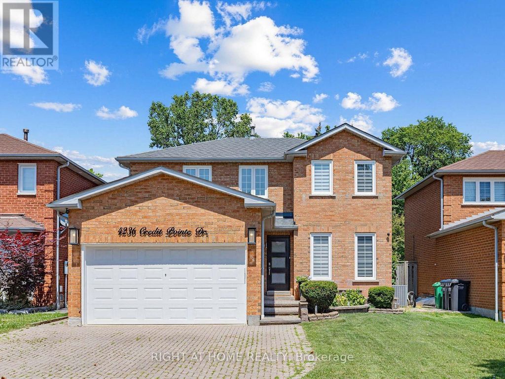 4236 Credit Pointe Drive, Mississauga (east Credit)