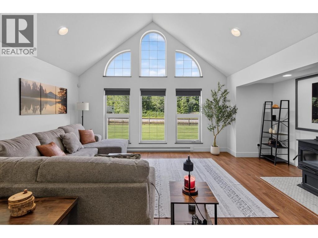 26 Blueberry Avenue, Kitimat