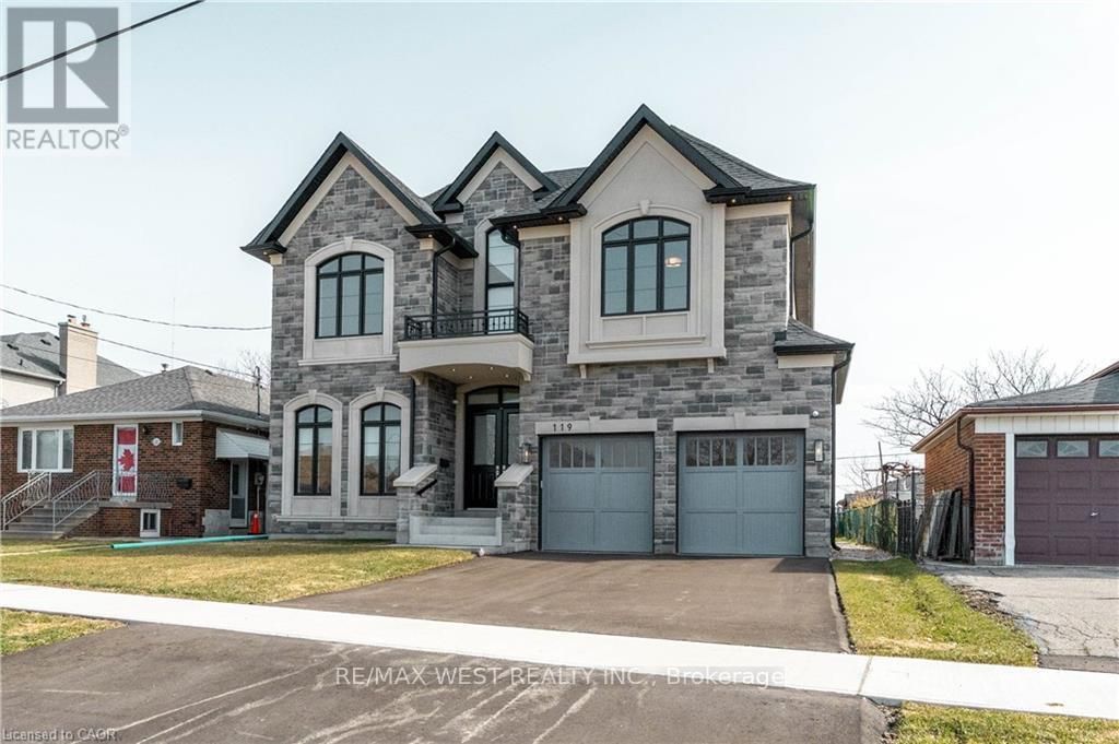 119 Jay Street, Toronto (maple Leaf)