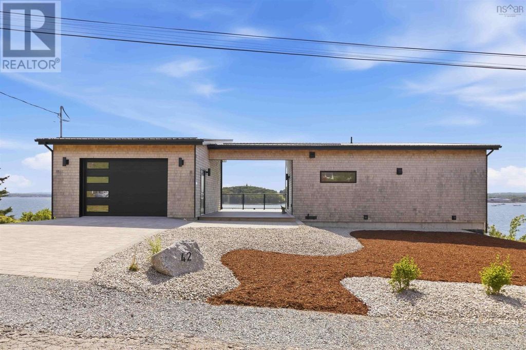 42 Shore Road, Garden Lots
