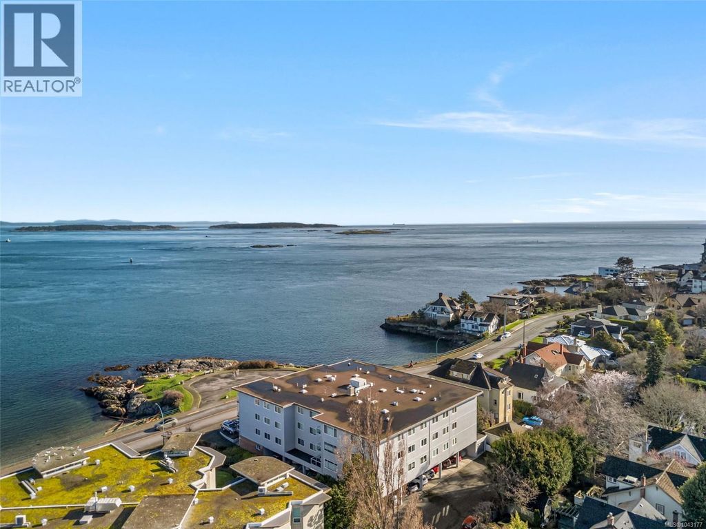 305 1270 Beach Dr, Oak Bay