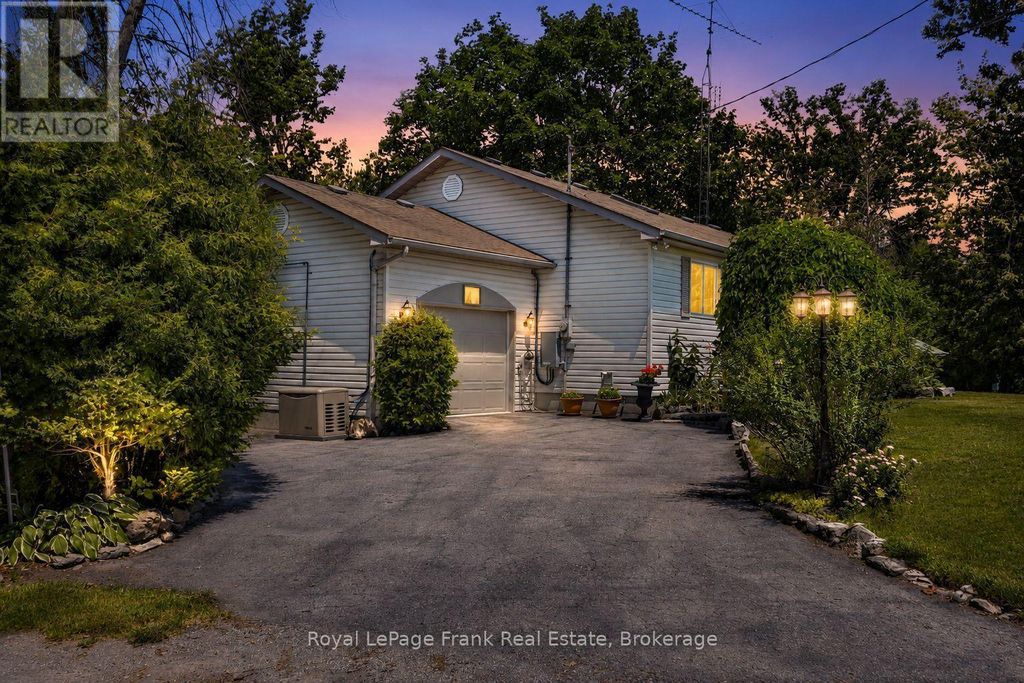2 Ideal Point Road S, Kawartha Lakes (bobcaygeon)