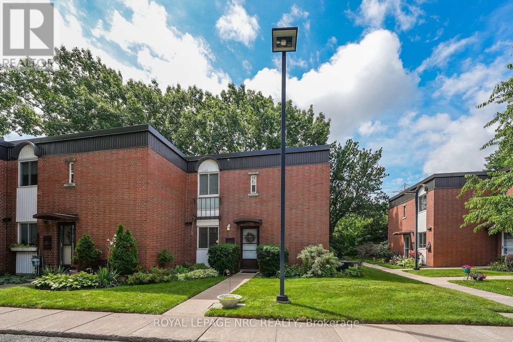 62 - 6453 Colborne Street, Niagara Falls (stamford)
