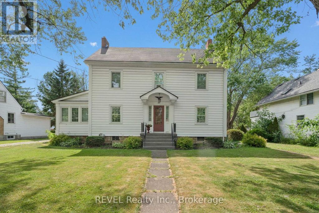 166 North Street N, Fort Erie (central)