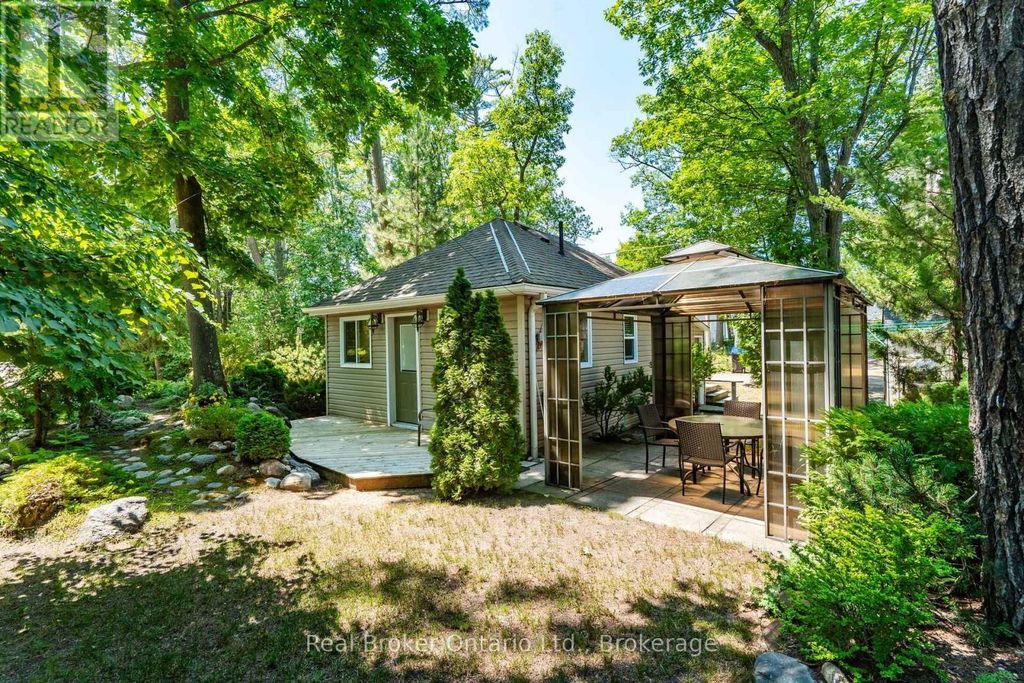 224 Tiny Beaches Road S Road, Tiny