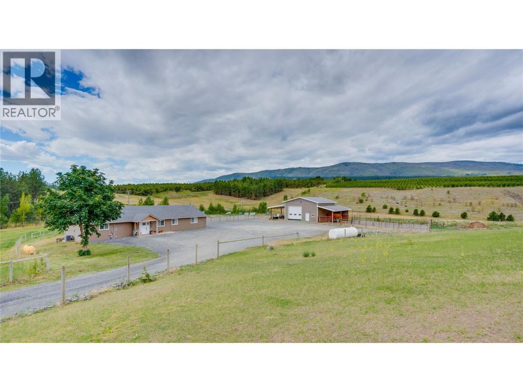 893 Evans Road, Spallumcheen