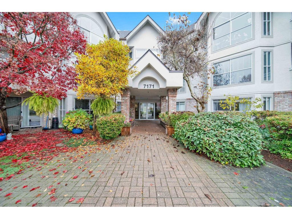 216 7171 121 Street, Surrey