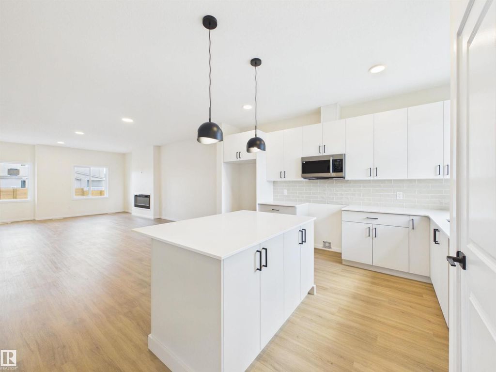 1096 Mcleod Av, Spruce Grove