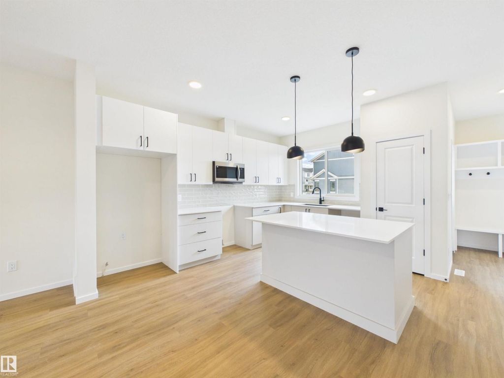 1096 Mcleod Av, Spruce Grove