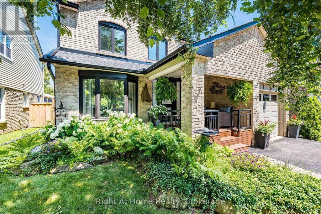 3287 Victoria Street, Oakville (br Bronte)