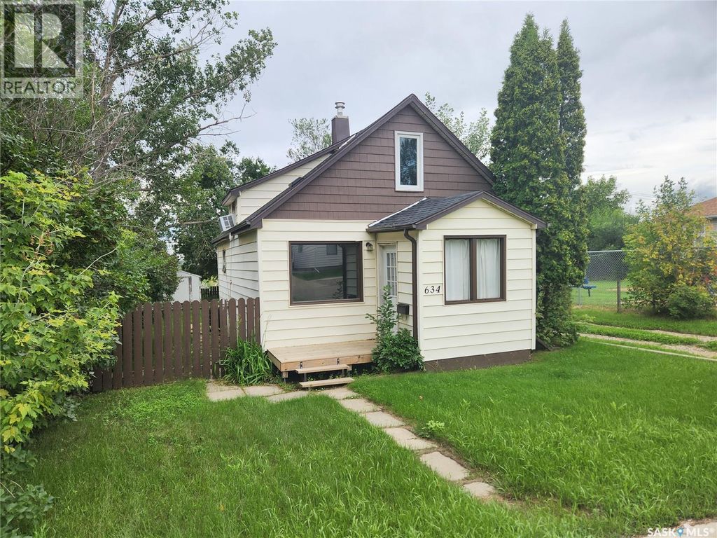 634 2nd Street, Estevan