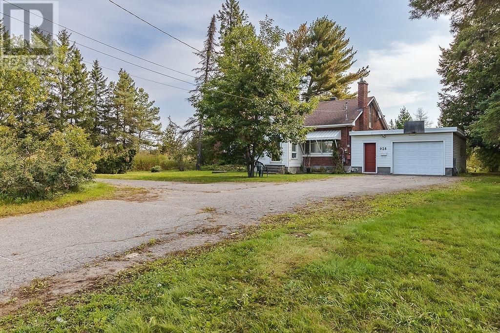 928 Great Northern Rd, Sault Ste. Marie