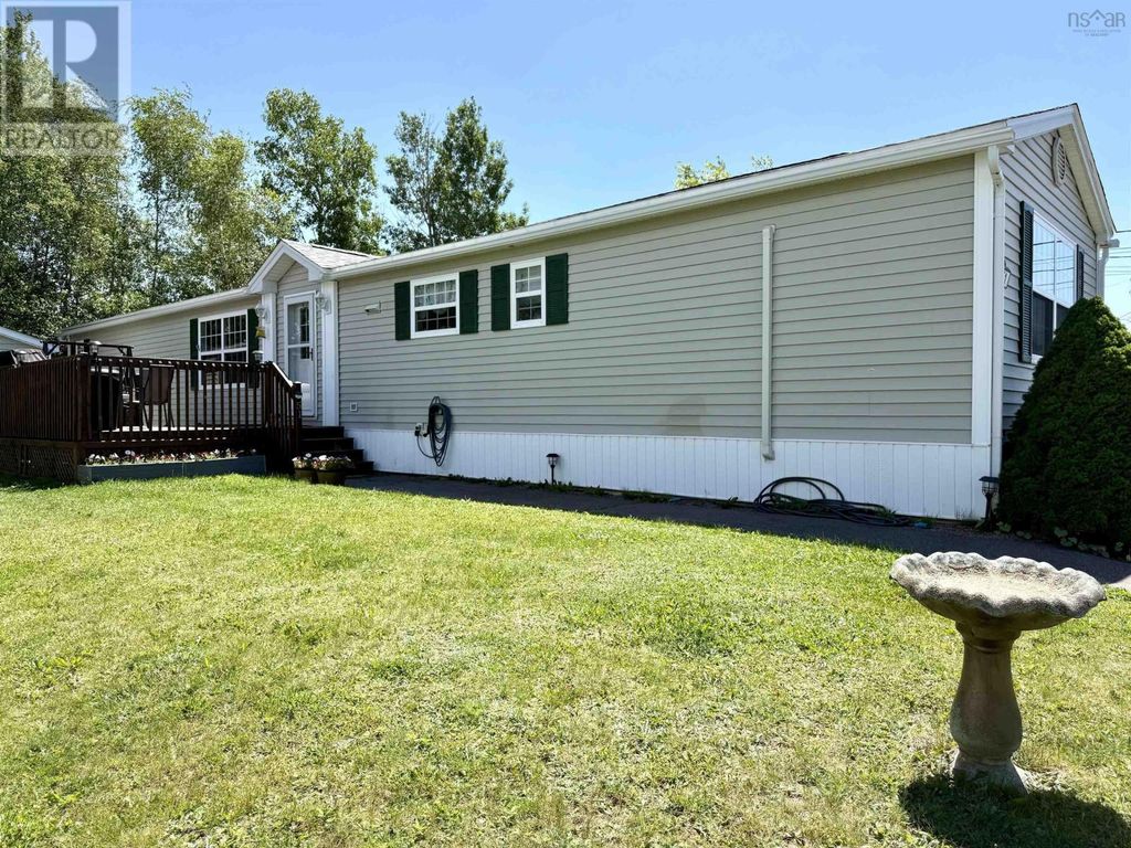 51 Pinehurst Street, Amherst