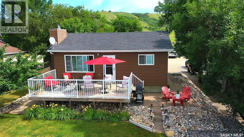 620 Surfside Drive E, Crooked Lake