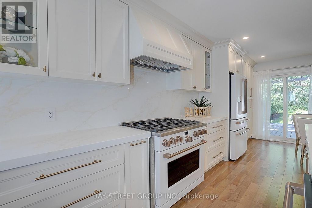 107 Crawford Rose Drive, Aurora (aurora Heights)