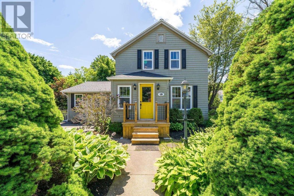 16 Lawnwood Avenue, Halifax