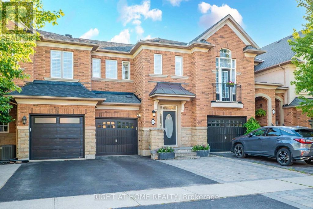 346 Creek Path Avenue, Oakville (br Bronte)