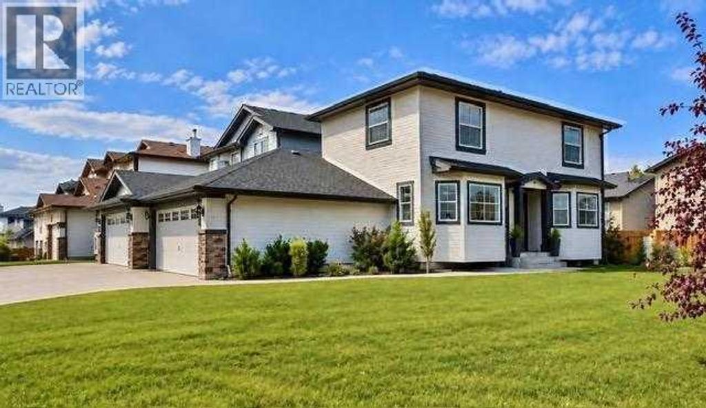 16 Canoe Close Sw, Airdrie