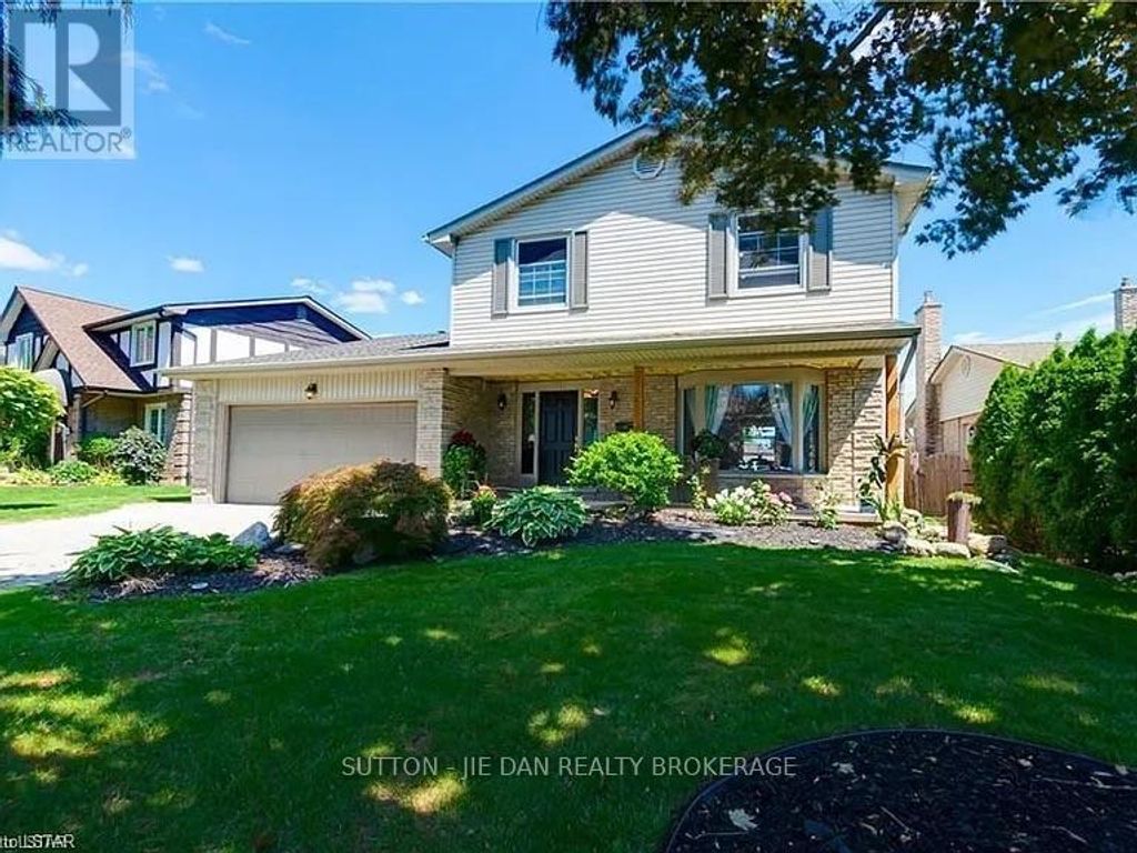 1027 Flintlock Court, London North (north P)