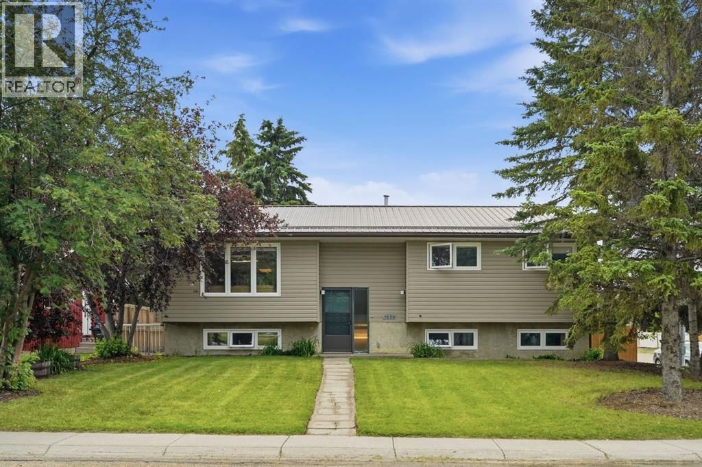 1239 Idaho Street, Carstairs