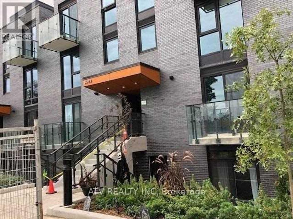 Th17 - 10 Brin Drive, Toronto (edenbridge-Humber Valley)