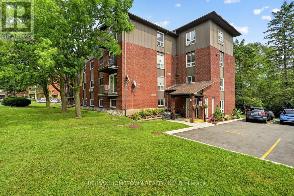 16 - 14 Charlotte Place, Brockville