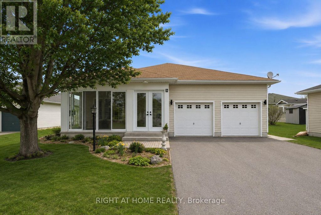 5 Park Place Lane, Clarington (newcastle)