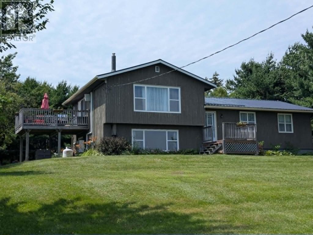 1524 Fountain Road, New London