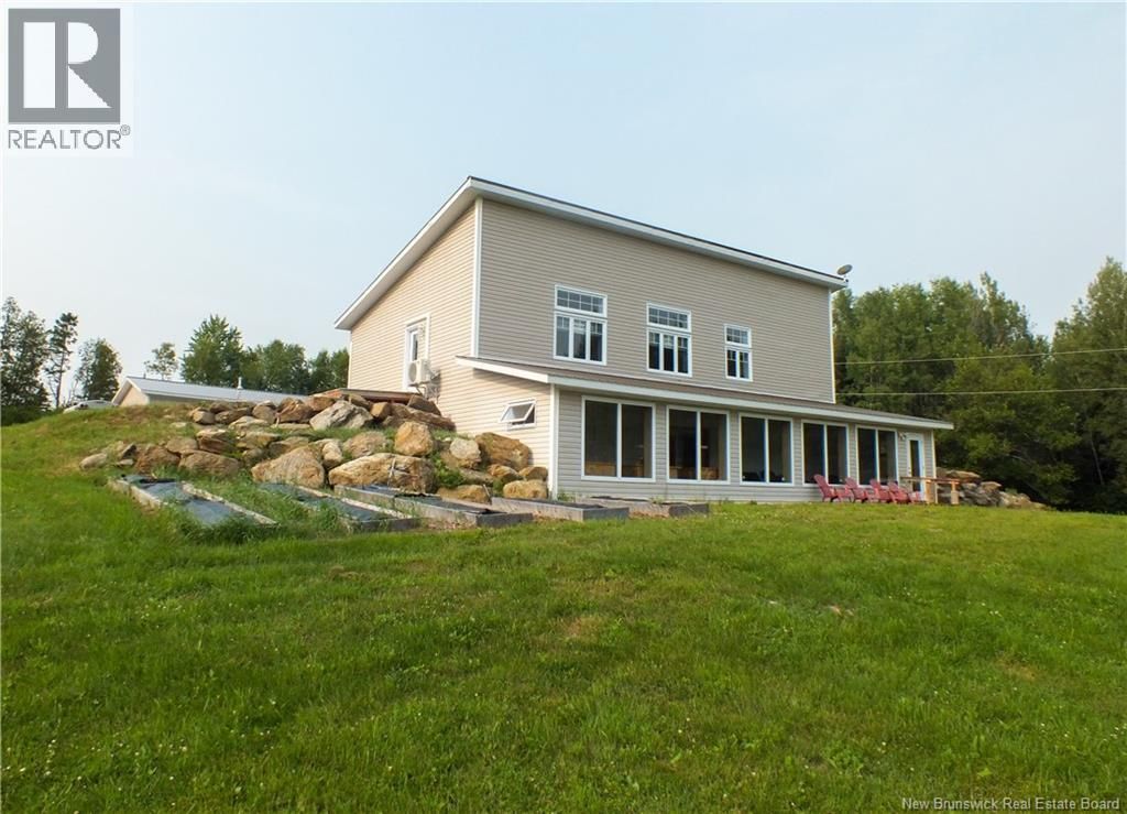 5 Deal Road, Lakeville