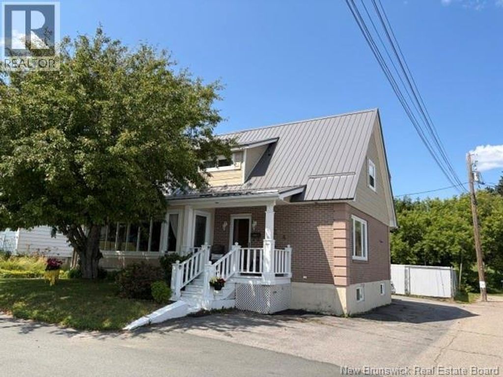 424 Golf Street, Bathurst
