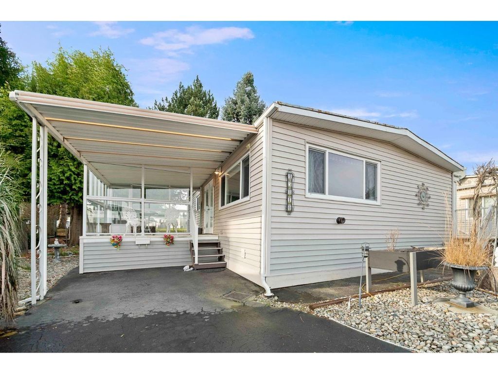 15810 Norfolk Road Road, Surrey