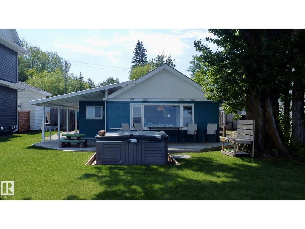 5227 51 Av, Rural Lac Ste. Anne County