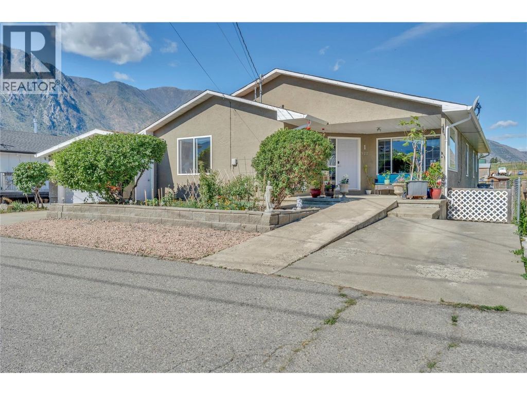 522 Vansanten Road Unit# 1, Keremeos
