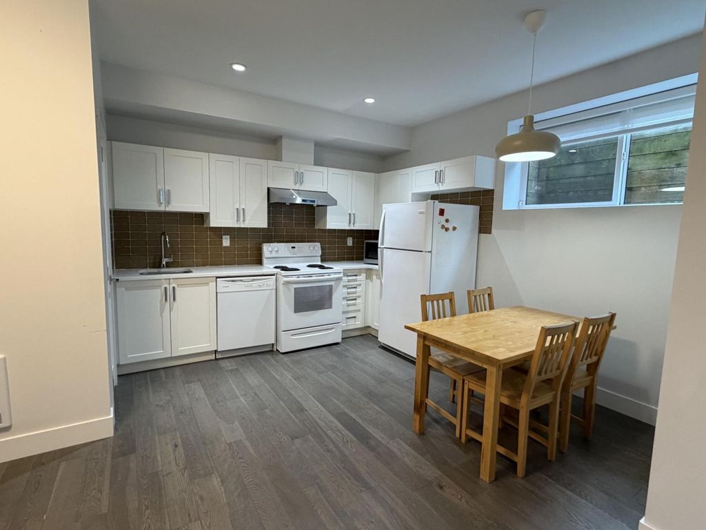 Basement 16487 103 Avenue, Surrey