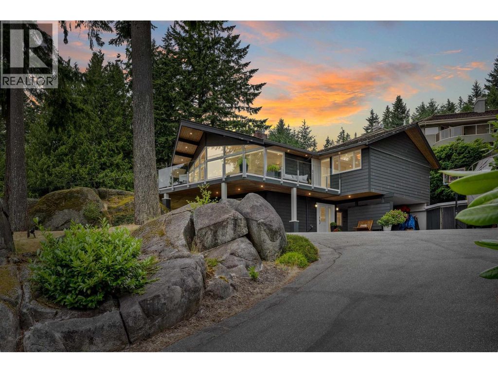 4375 Woodcrest Road, West Vancouver