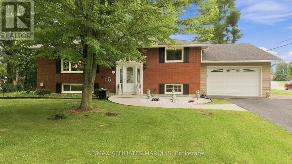 57 Golf Club Road, Rideau Lakes
