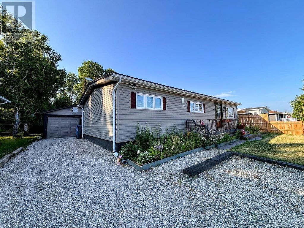 4 Graham Drive, Manitouwadge