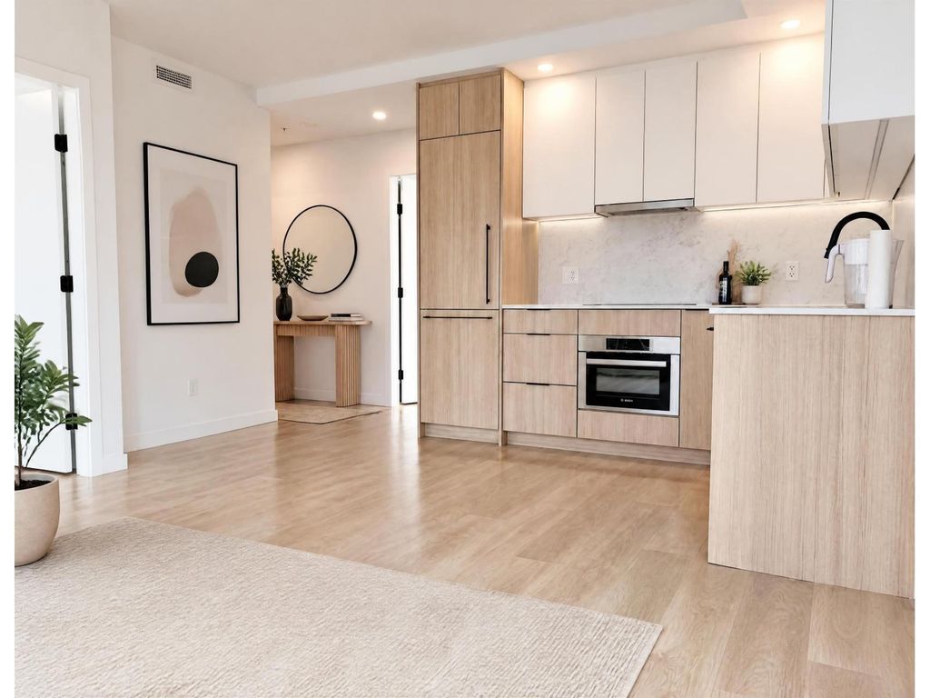 1511 13685 102nd Avenue, Surrey