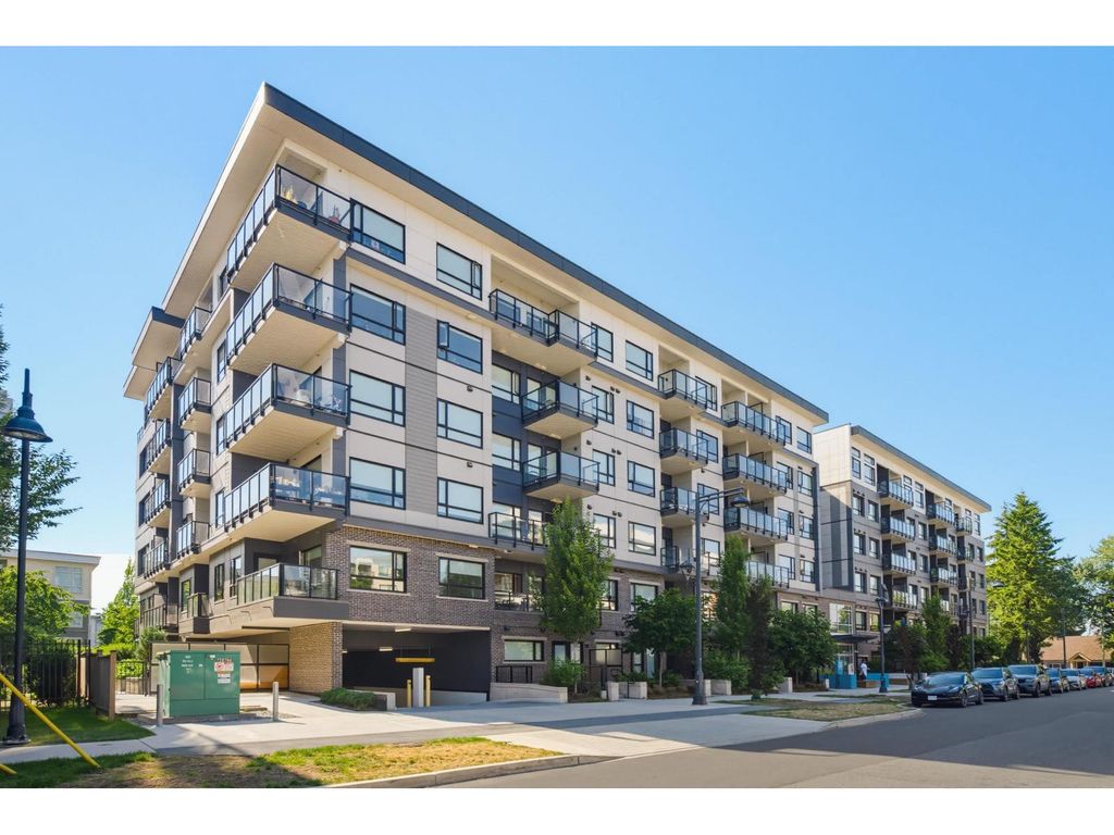 212 10777 138 Street, Surrey