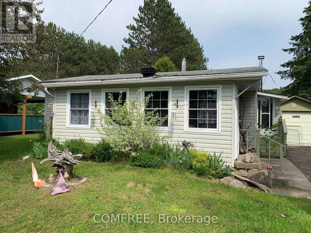 39 Lake Street, South Algonquin