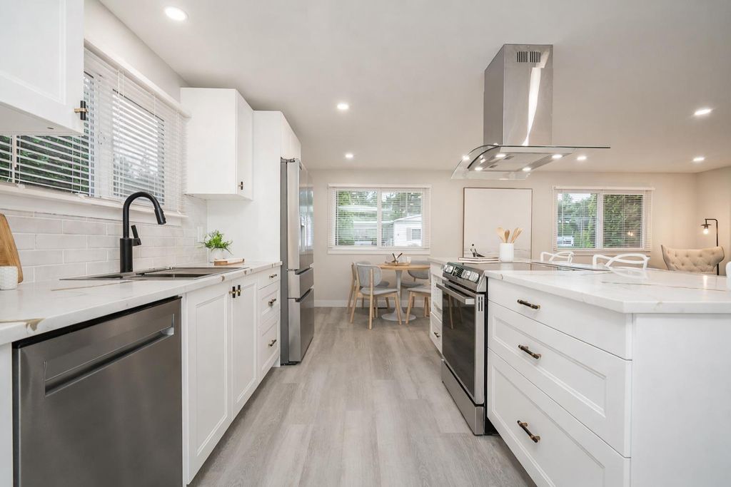 15 1840 160 Street, Surrey