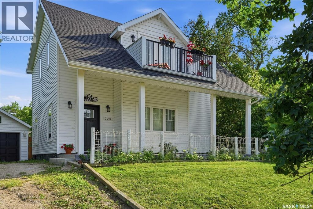 223 Green Avenue, Regina Beach
