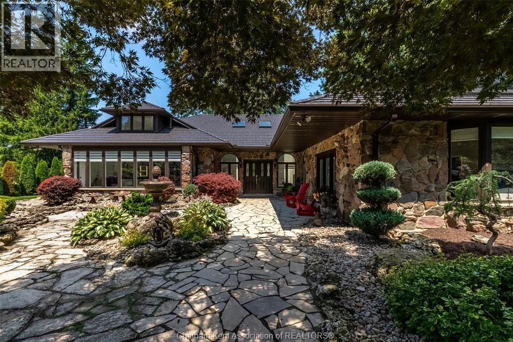 3 Pine Crest Road, Chatham