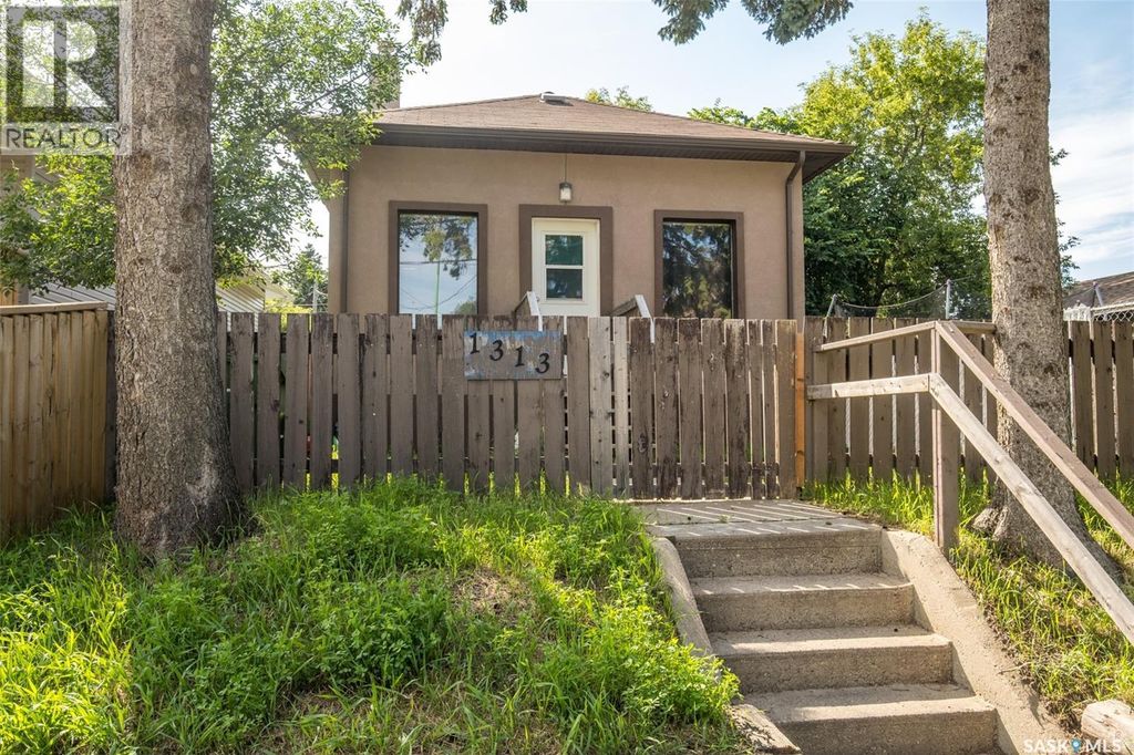1313 6th Avenue W, Prince Albert