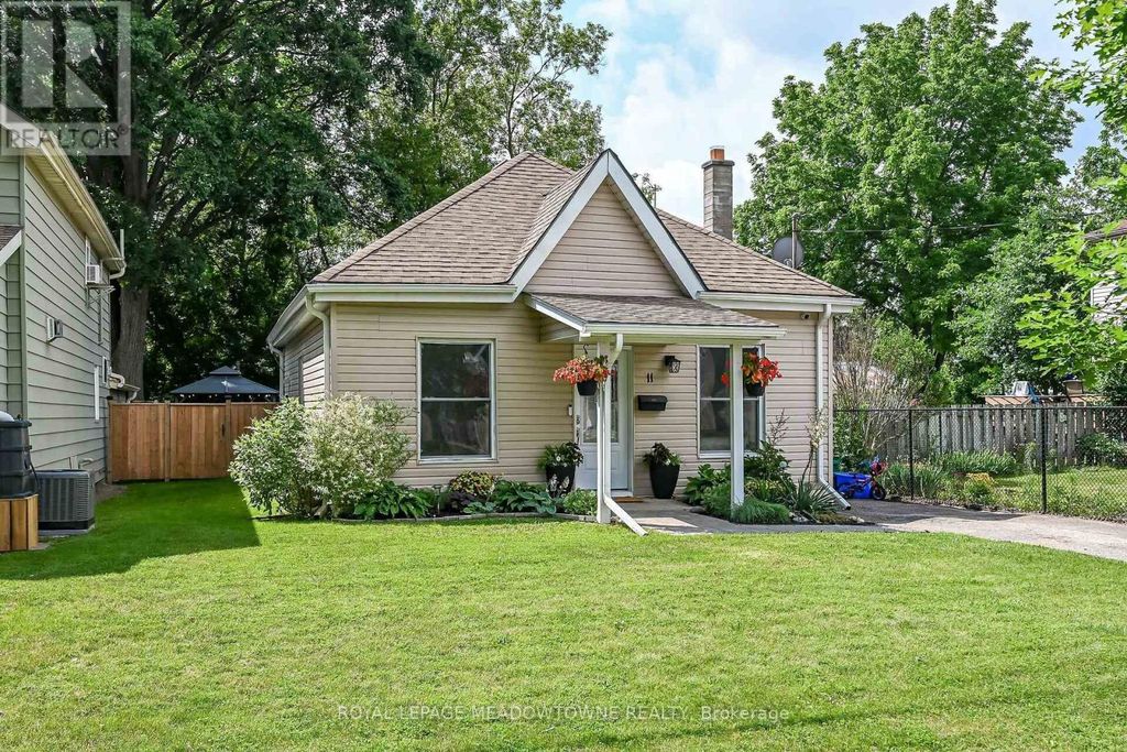 11 Stirton Avenue, Brantford