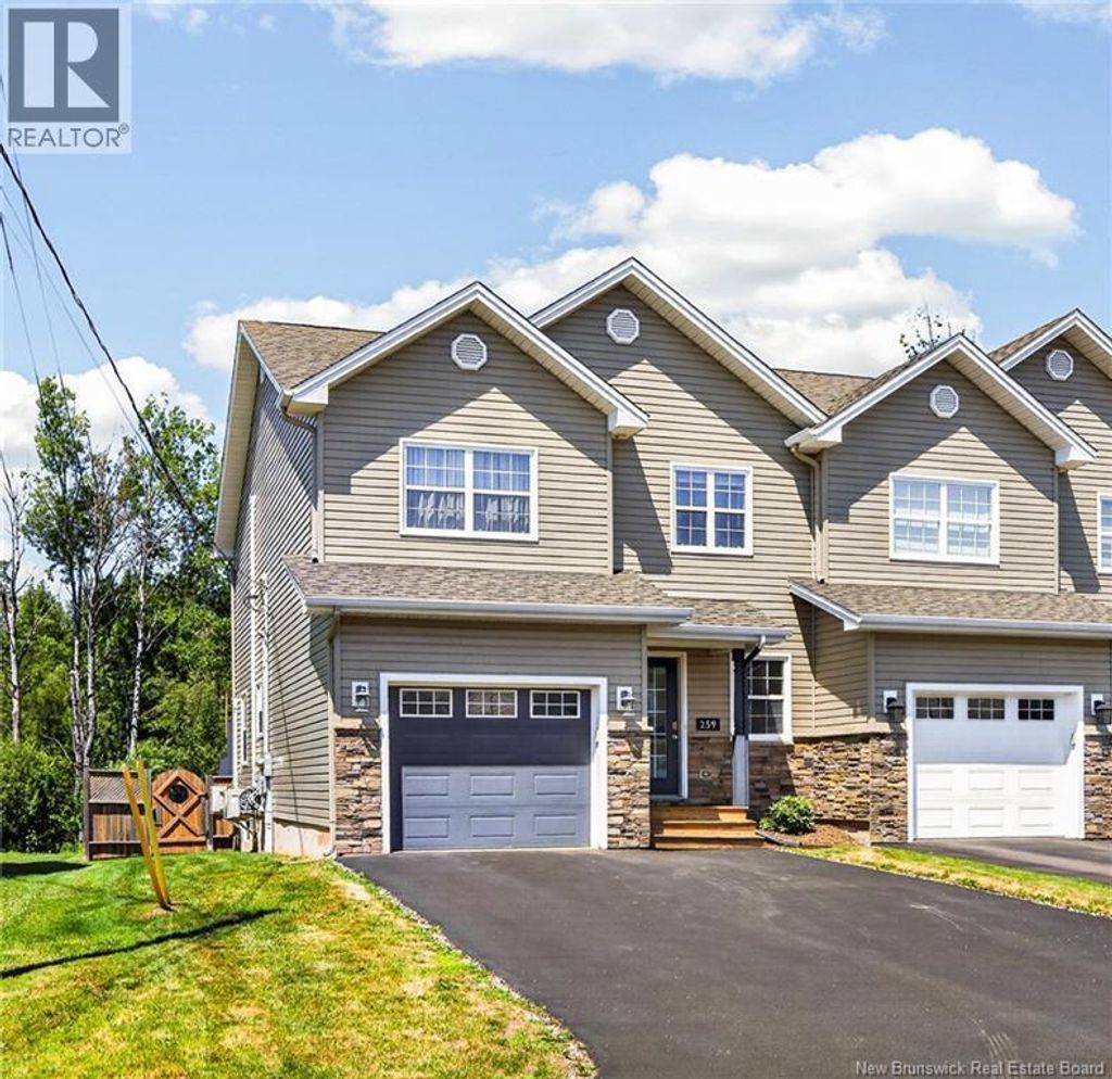 259 Dolbeau Street, Dieppe