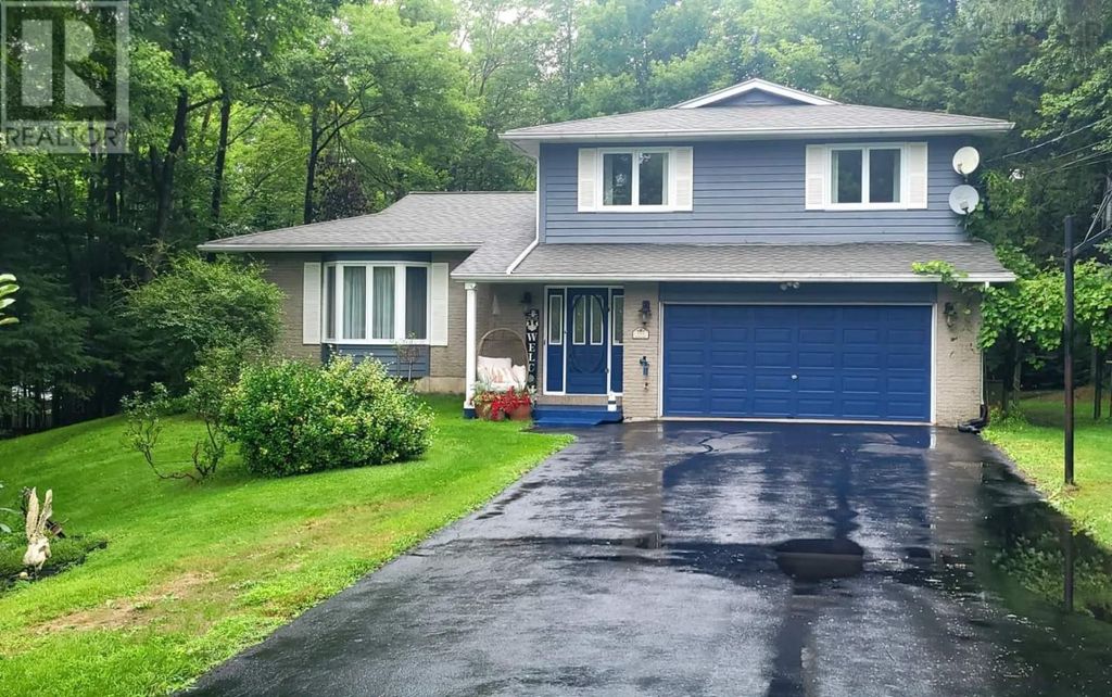 15 Archibald Drive, Fall River