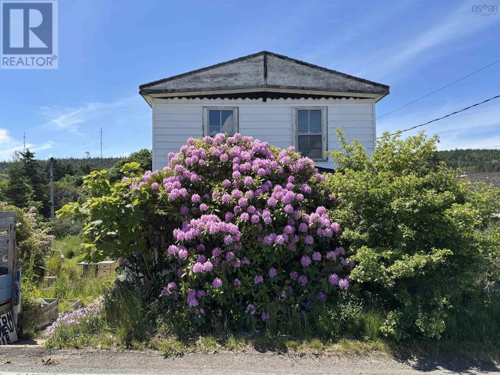 3303 Highway 217, Tiverton