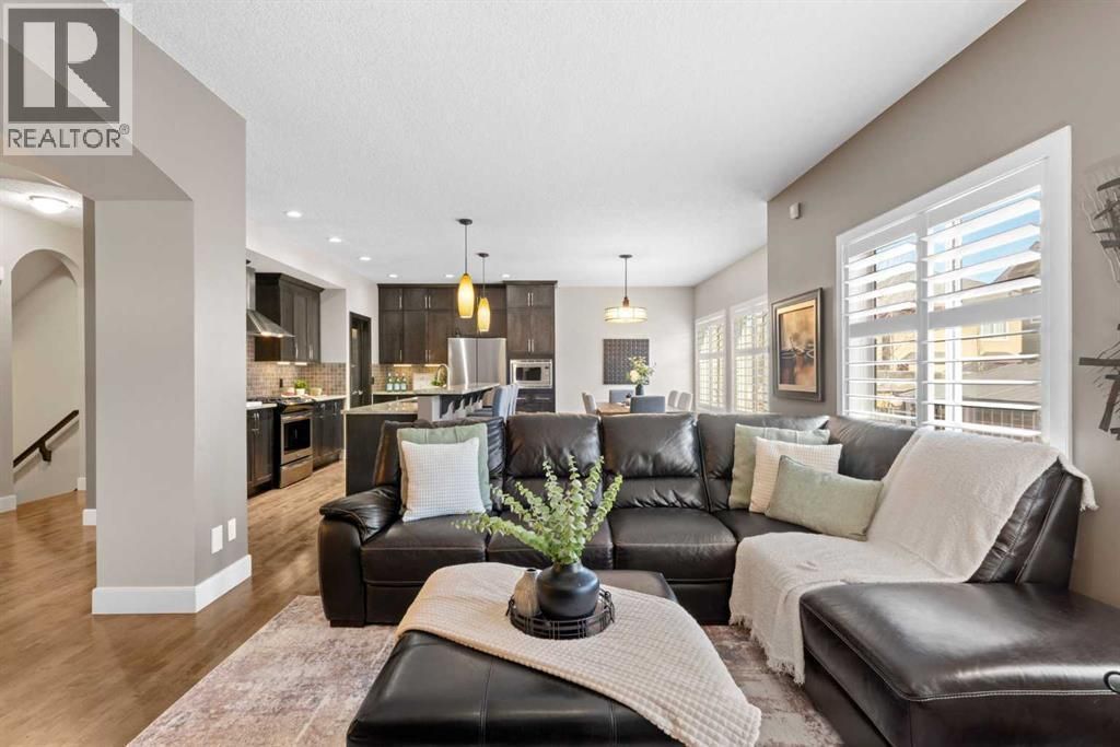 809 Canoe Green Sw, Airdrie