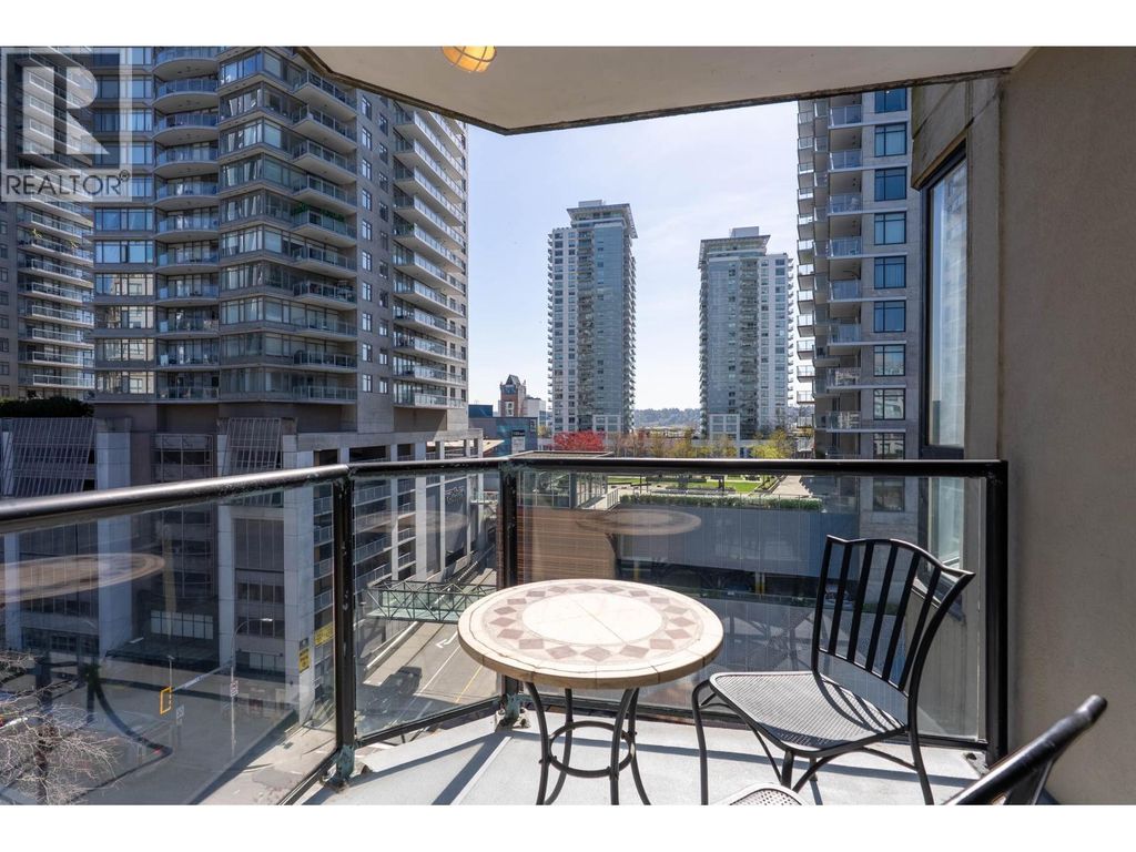 607 55 Tenth Street, New Westminster